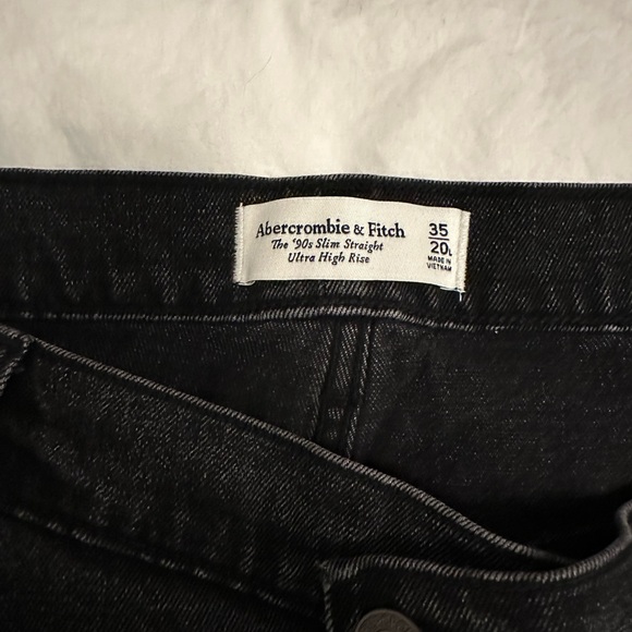 Abercrombie Ultra High Rise 90s Slim Straight Jean - Black -35 Long - Picture 5 of 9